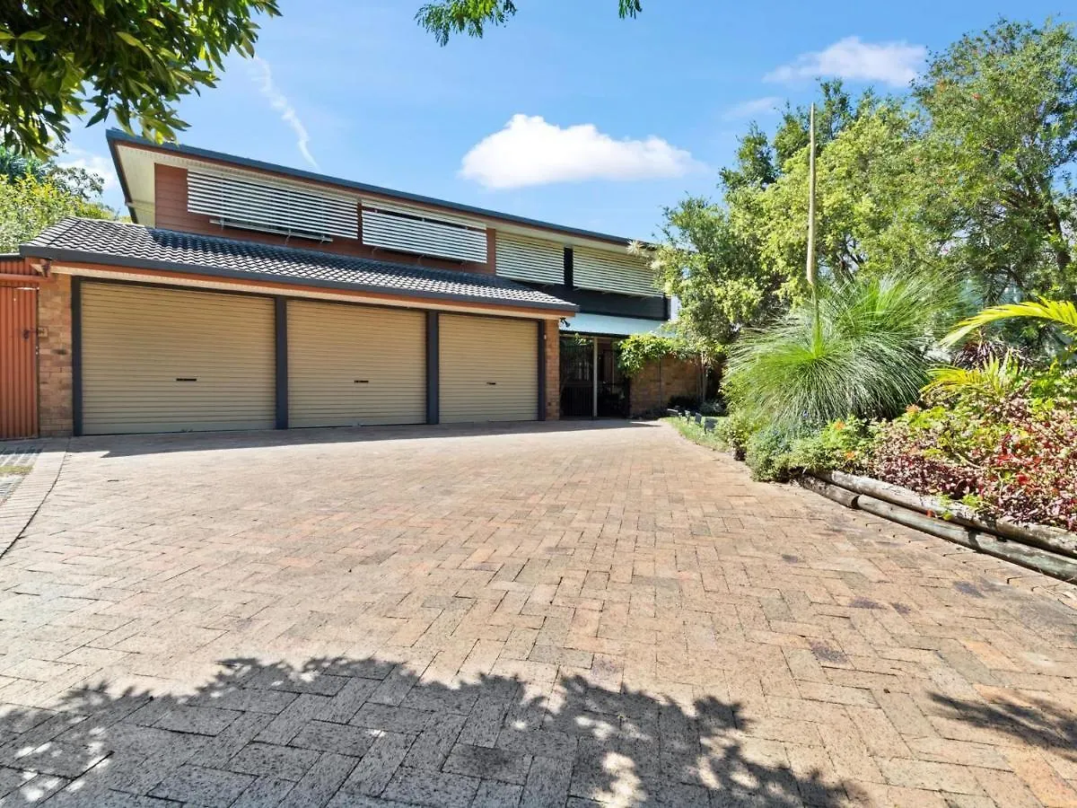 Belle Vue Beach House By Discover Stradbroke Point Lookout Holiday home